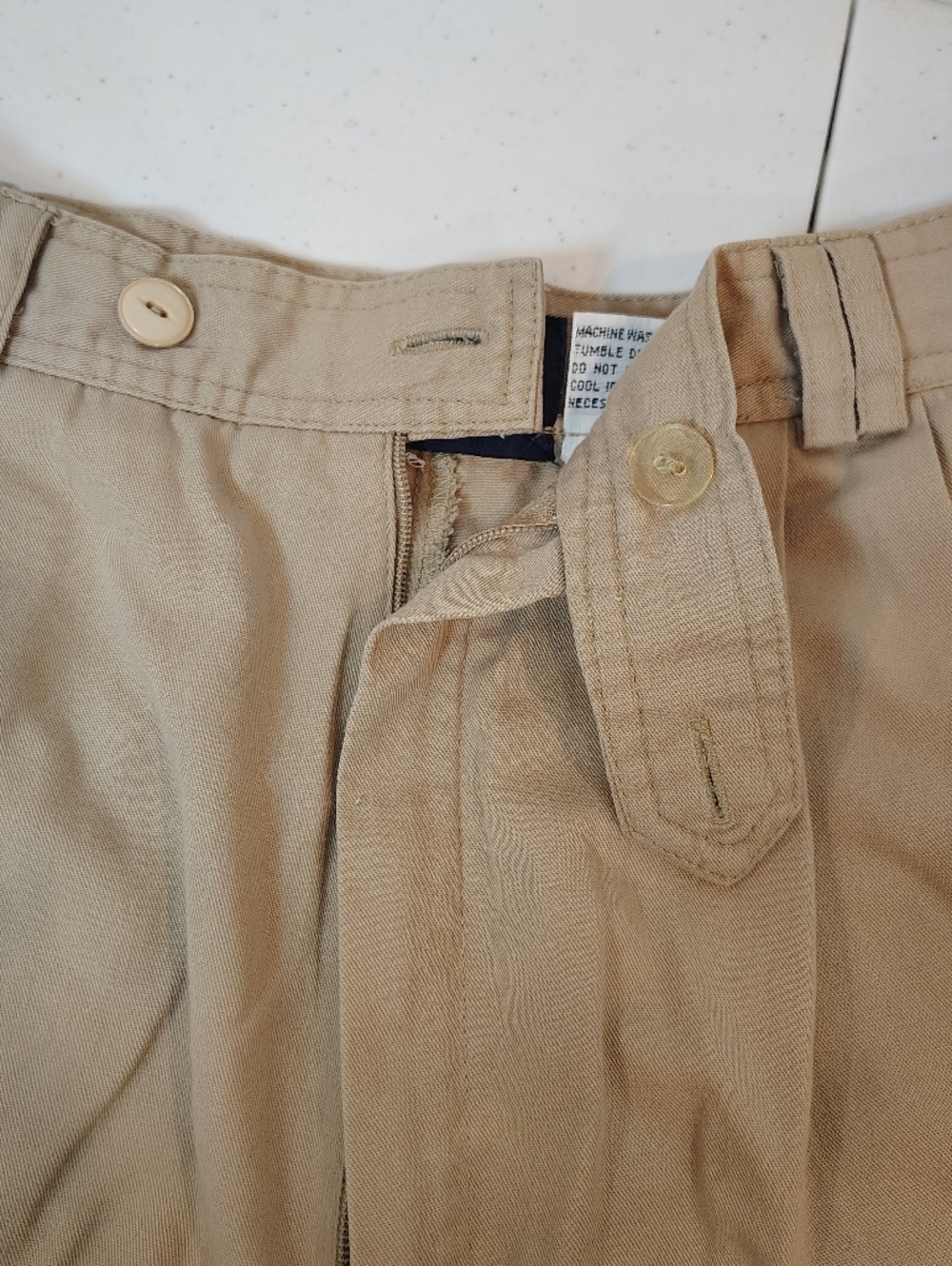 Vintage High Waist Khaki Shorts WOMENS SZ 10 PLEATED PREPPY ACADEMIA OLD MONEY - Picture 2 of 4